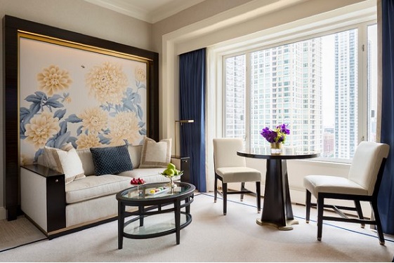 /Media/images/peninsula chicago premier deluxe room.jpg